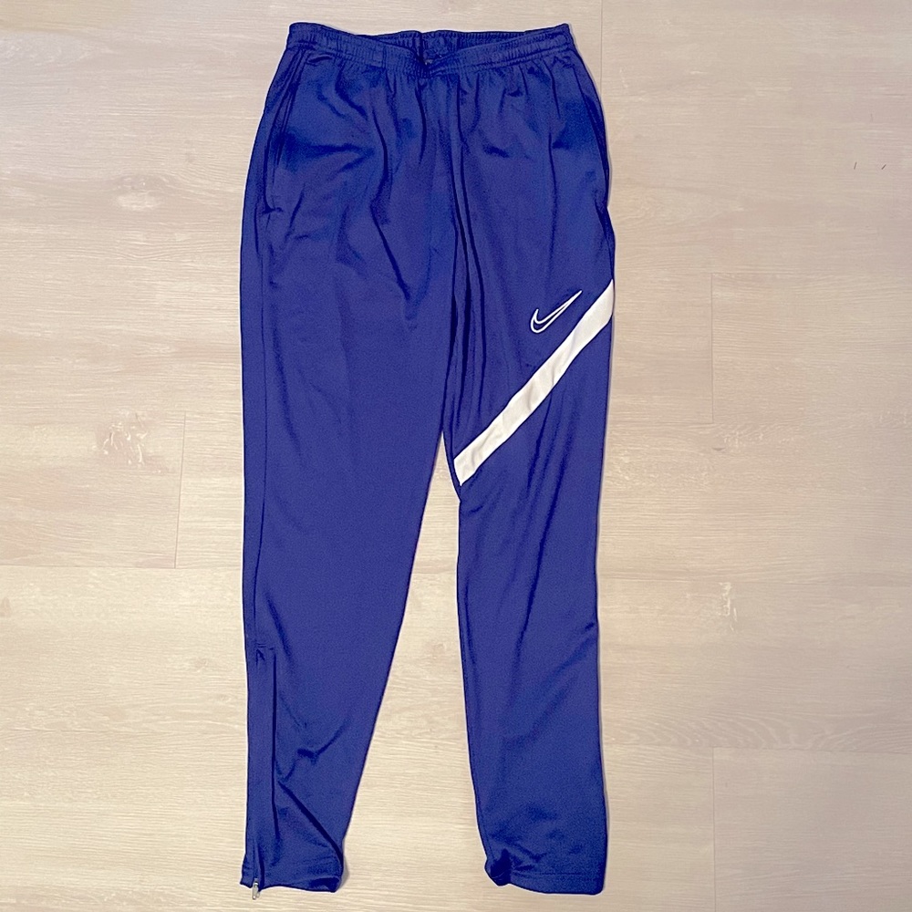 Nike mens joggers size M